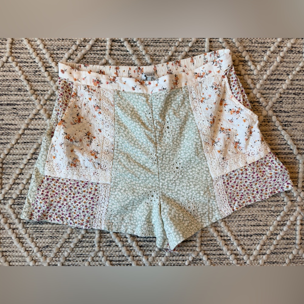 American Eagle Boho Patchwork Eyelet Shorts Xl Fl… - image 4